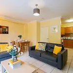 121 - City Center 4 Bedroom Townhouse, Sleeps 6