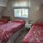 124 ,Castlelawn Heights, Headford Road Galway Homestay