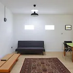 Spacious Modern One Bedroom Apartment