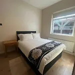 Yeats Lodge Self Catering Apartment And Bar