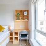 54 - Spacious Townhouse By Shortstays