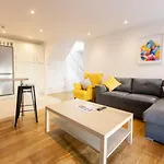 Modern Canal View Home, In City Centre, Sleeps 8