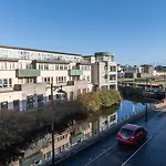 Modern Canal View Home, In City Centre, Sleeps 8