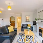 16 - Spacious Apartment With Parking
