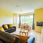 82 - 3 Bed Apartment By Shortstays