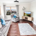 Cresent Townhouse