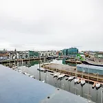 Dockside Penthouse - Free Parking