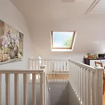 Luxury Apartment, Bed And Breakfast
