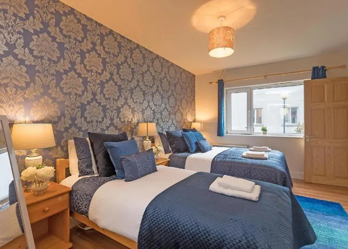 Town Square Townhouse - Best Location In Galway