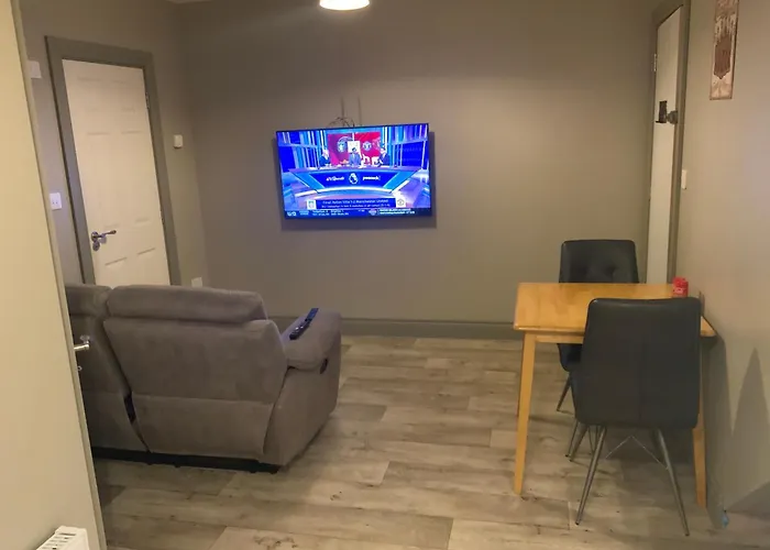 Cozy Small 1 Bedroom Apartment