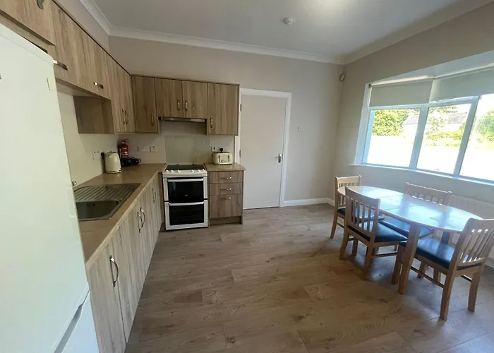 Yeats Lodge Self Catering Apartment And Bar