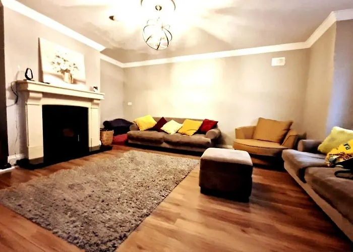 Your Galway Home - Four Bed With Parking!