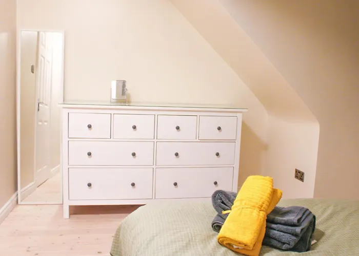 2 Bed Apartment Clan House Apartments