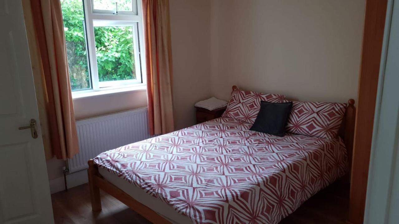 Double & Twin Rahoon Homestay Galway