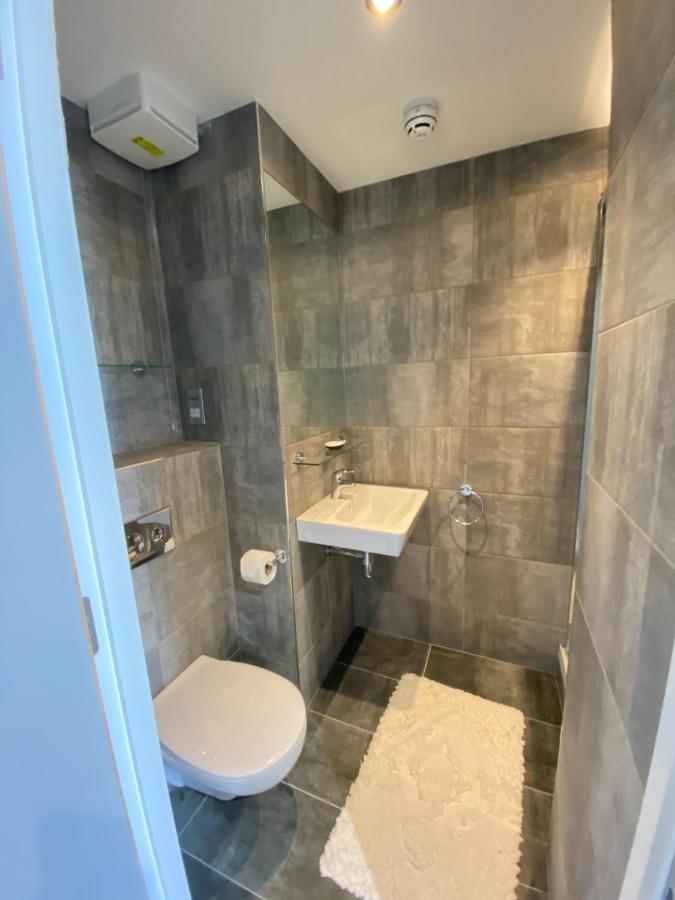 Eyre Square Self Catering *