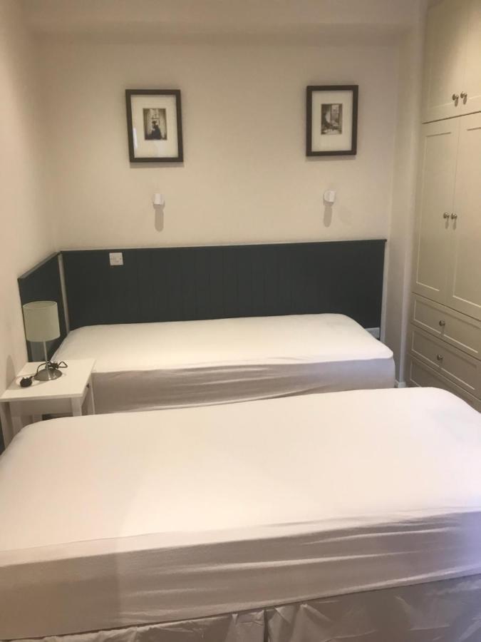 Eyre Luxury * Galway