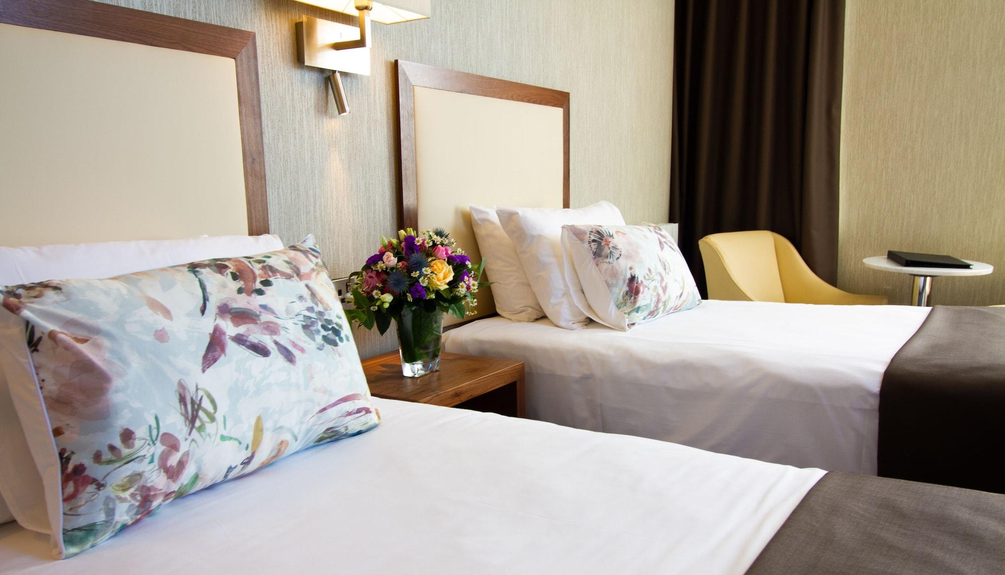 Eyre Square Hotel