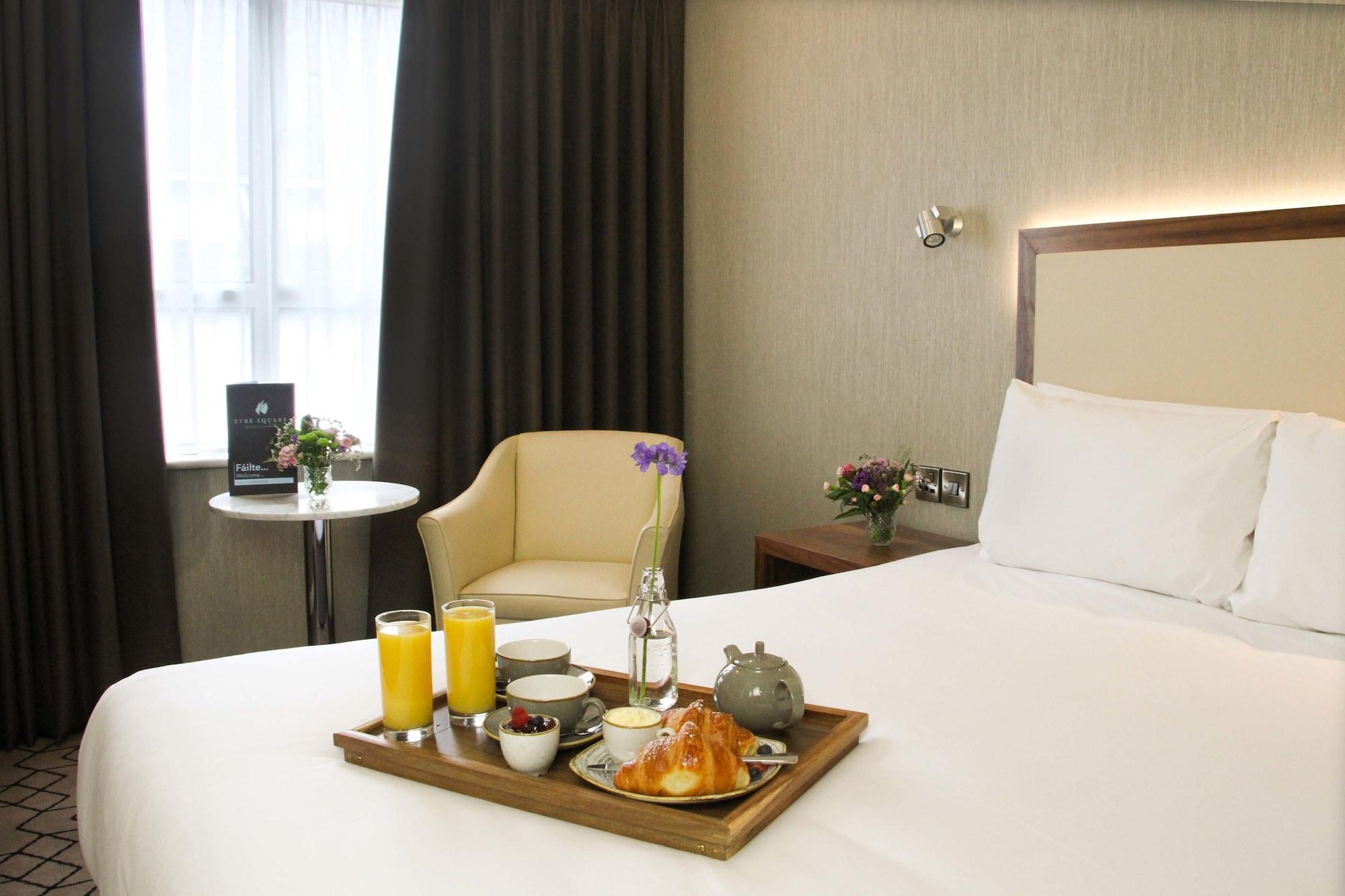 Eyre Square Hotel 3*