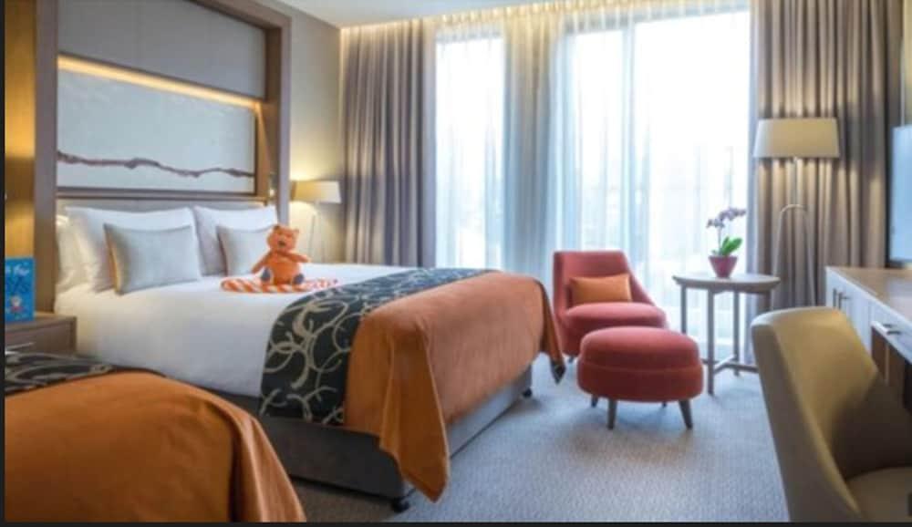 Clayton 4* Galway