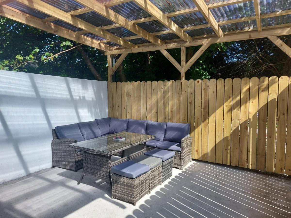 Apartment 8 Eyre Square Lane *