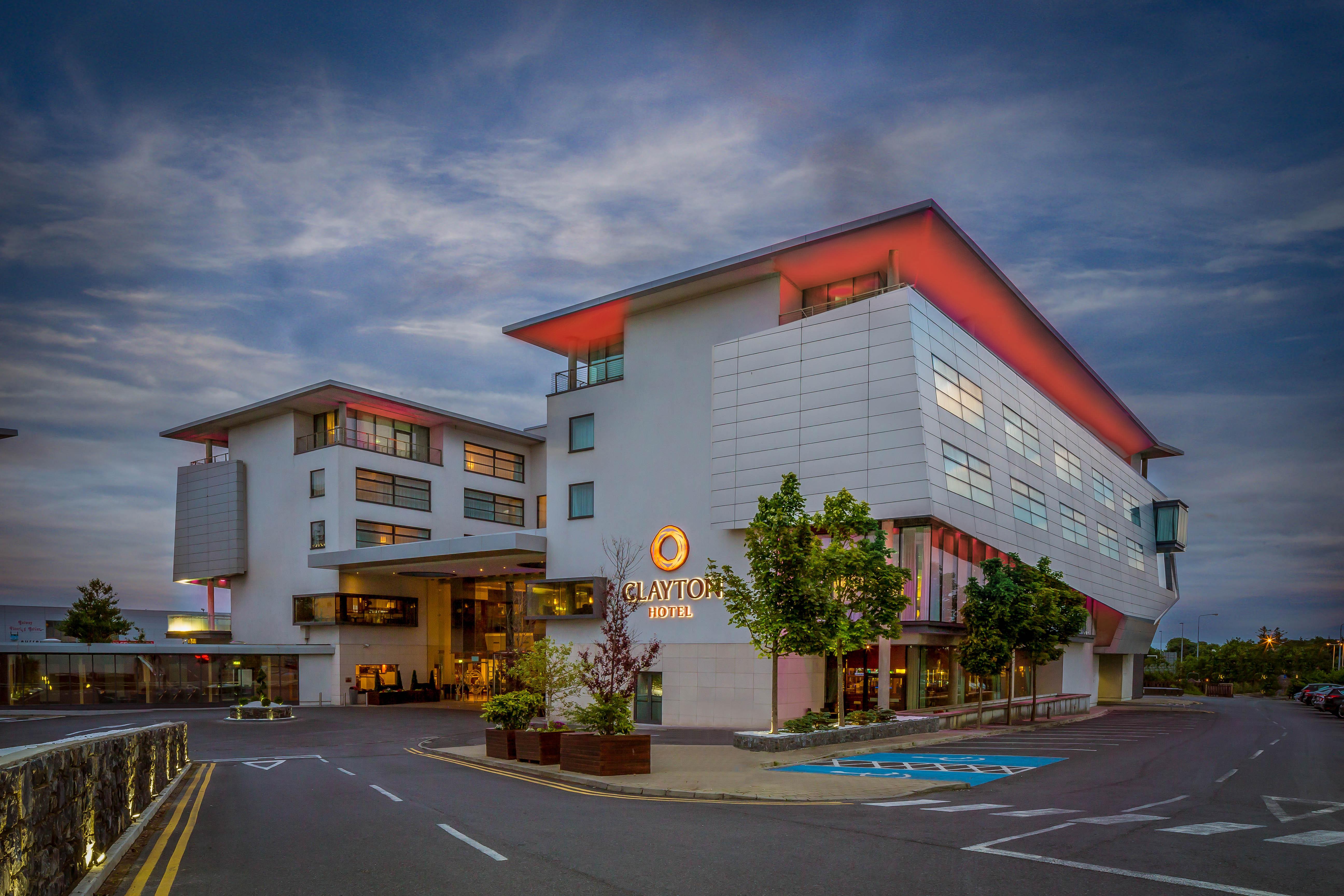 Clayton Hotel 4*