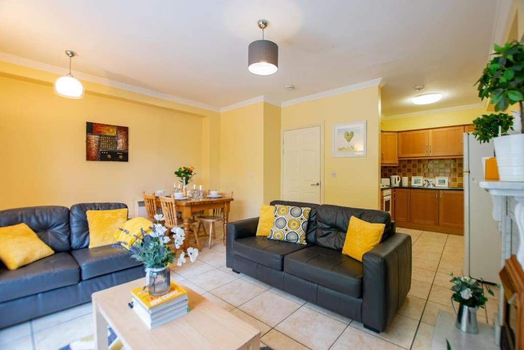 121 - Center 4 Bedroom Townhouse, Sleeps 6 *