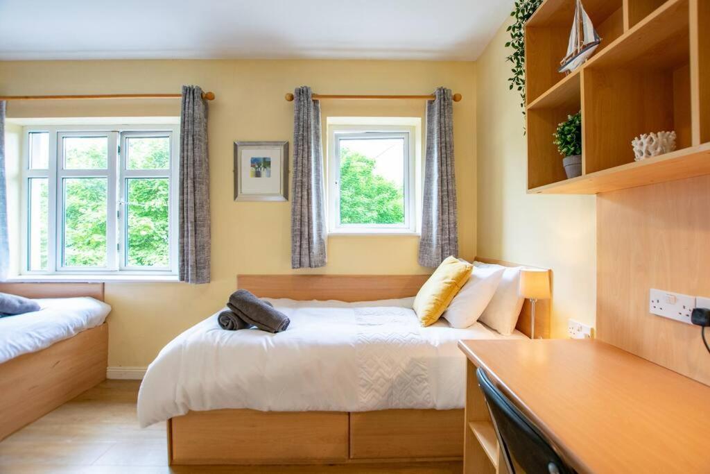 121 - Center 4 Bedroom Townhouse, Sleeps 6 Galway
