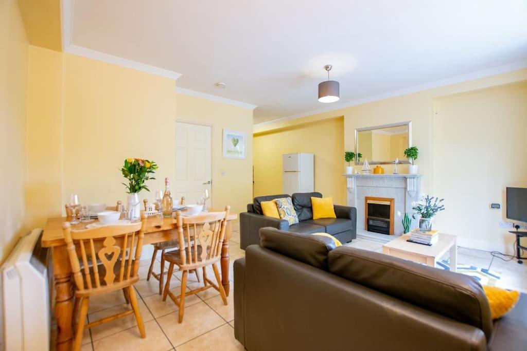 121 - Center 4 Bedroom Townhouse, Sleeps 6