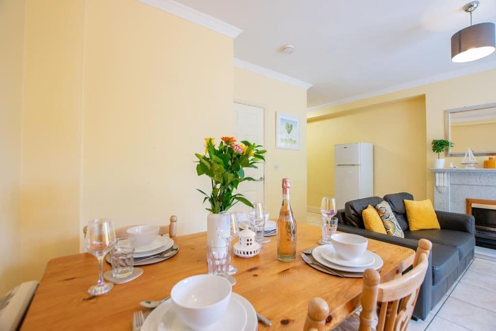 121 - Center 4 Bedroom Townhouse, Sleeps 6 *