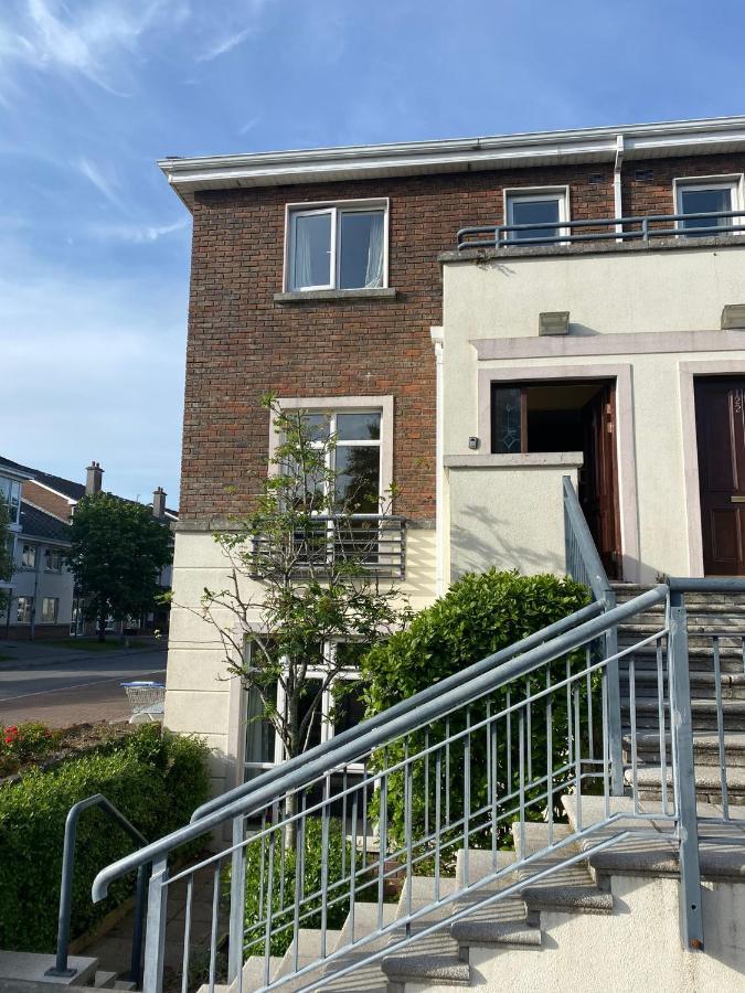 121 - Center 4 Bedroom Townhouse, Sleeps 6 Holiday home
