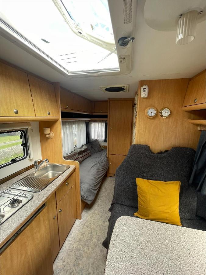 Apartment The Cosy Camper At Rockfield Park