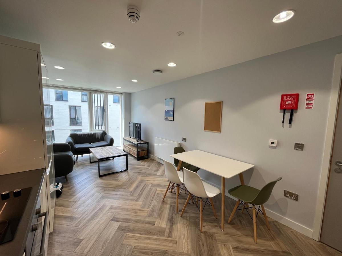 Eyre Square Self Catering * Galway