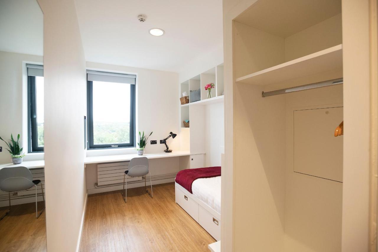 Goldcrest Village Of Apartment *