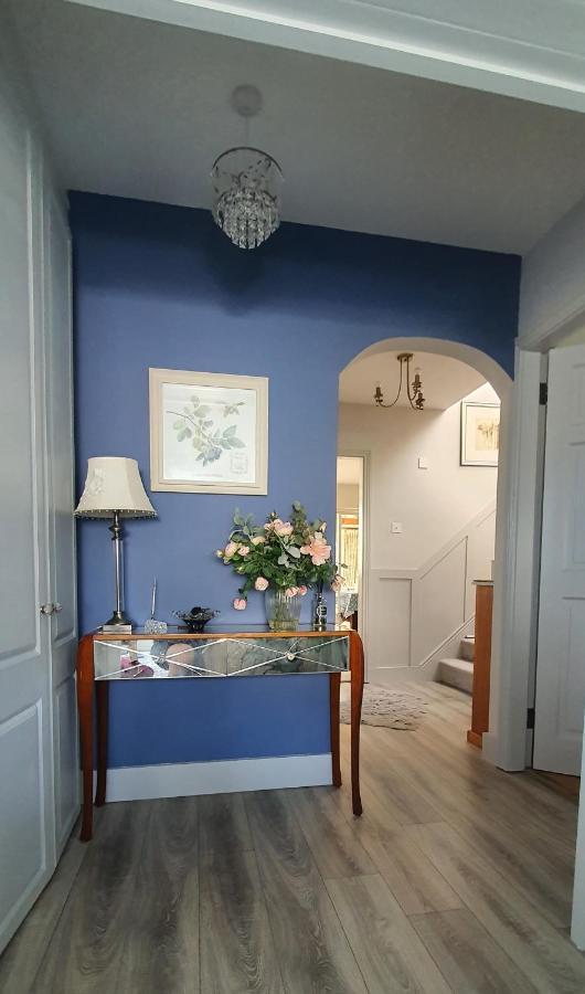 124 ,castlelawn Heights, Headford Road Homestay Homestay