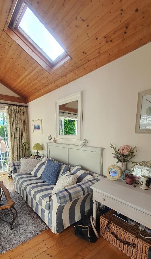 124 ,castlelawn Heights, Headford Road Homestay Homestay
