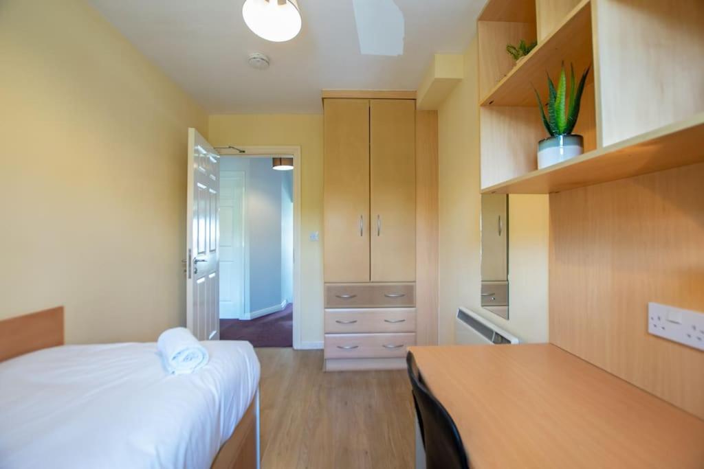 Holiday home 89 - Spacious Townhouse By Shortstays Galway