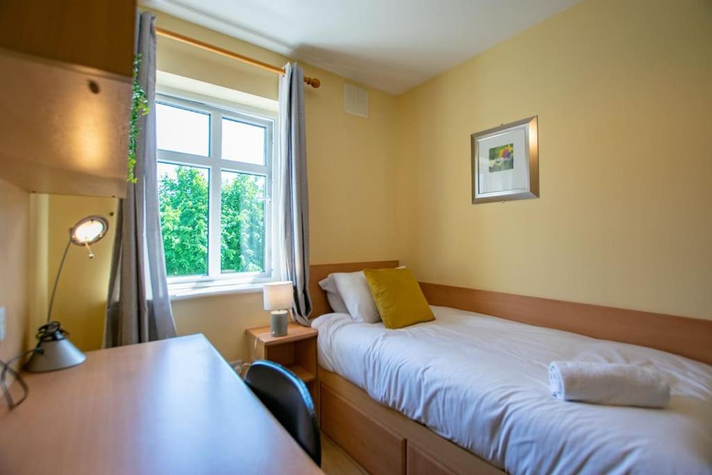 89 - Spacious Townhouse By Shortstays Galway