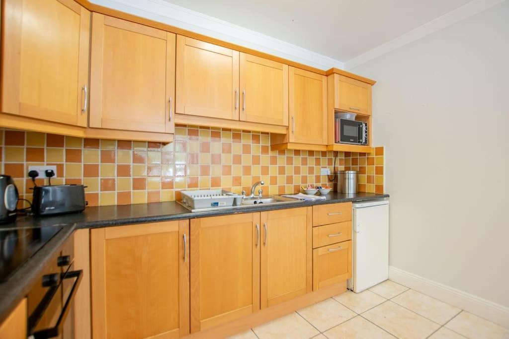 89 - Spacious Townhouse By Shortstays Holiday home Galway
