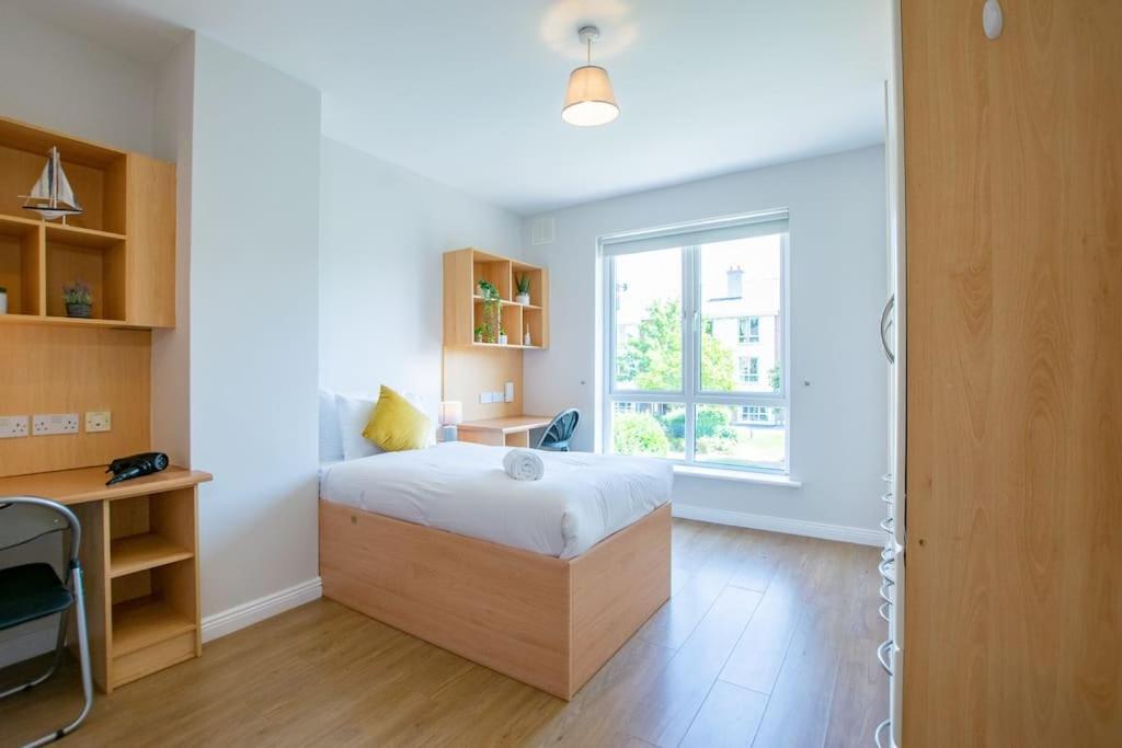 89 - Spacious Townhouse By Shortstays Holiday home Galway