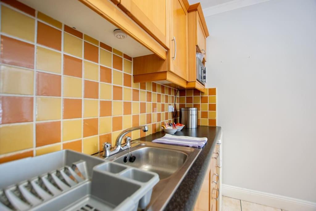 89 - Spacious Townhouse By Shortstays Holiday home
