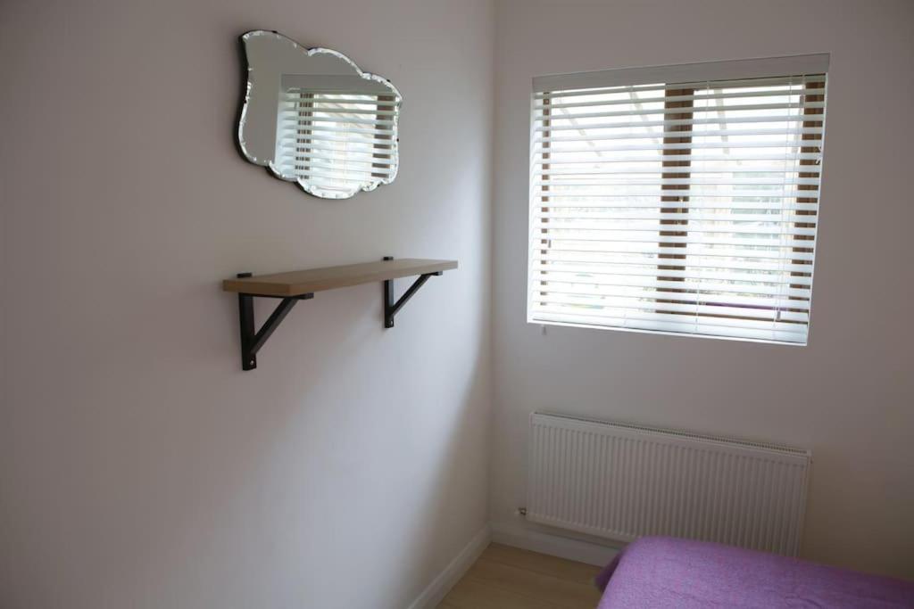 Spacious Modern One Bedroom Apartment *