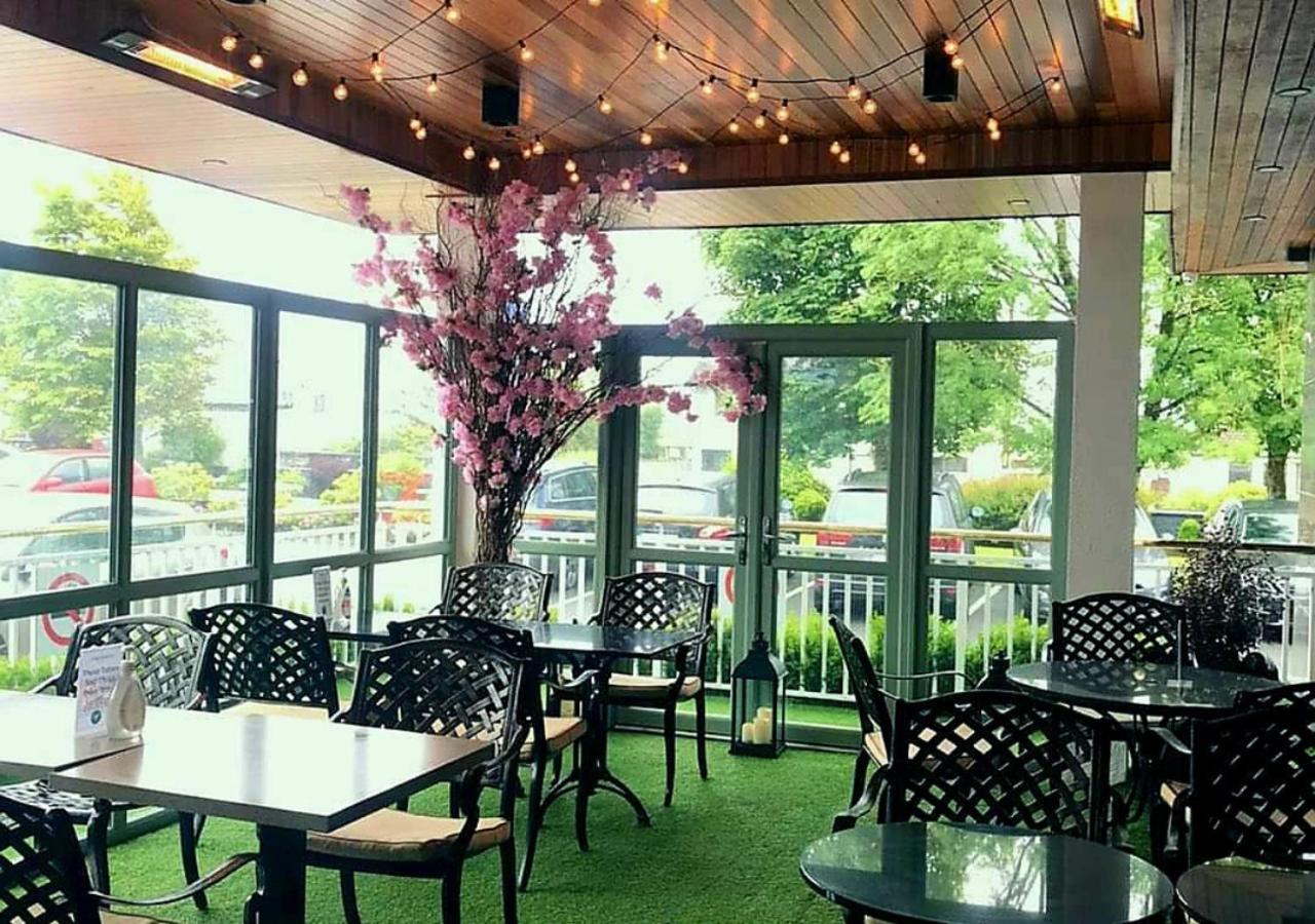 Flannery's Hotel 3*