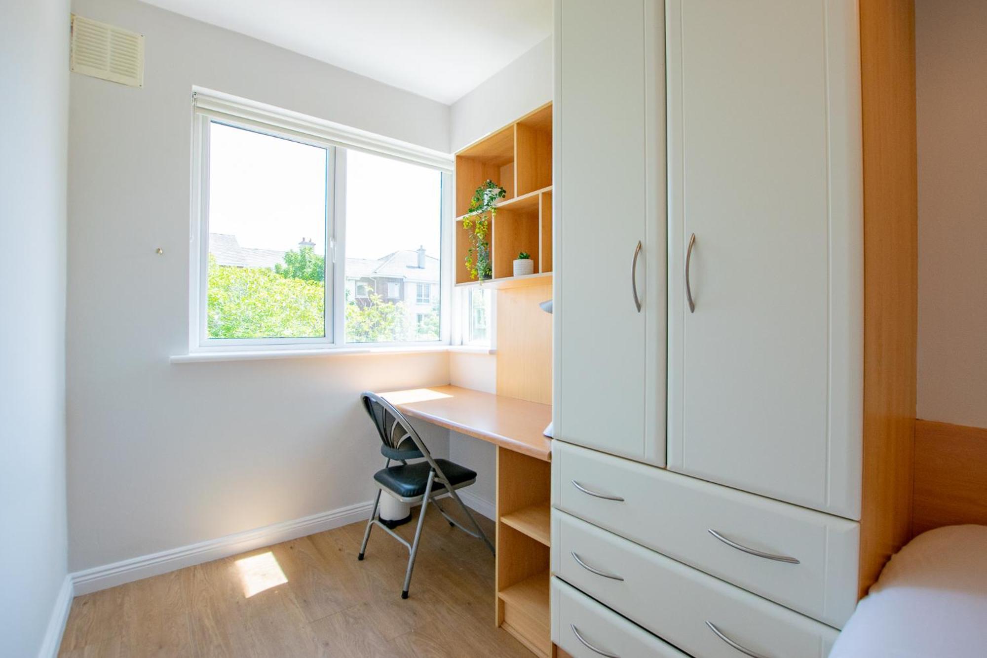 54 - Spacious Townhouse By Shortstays