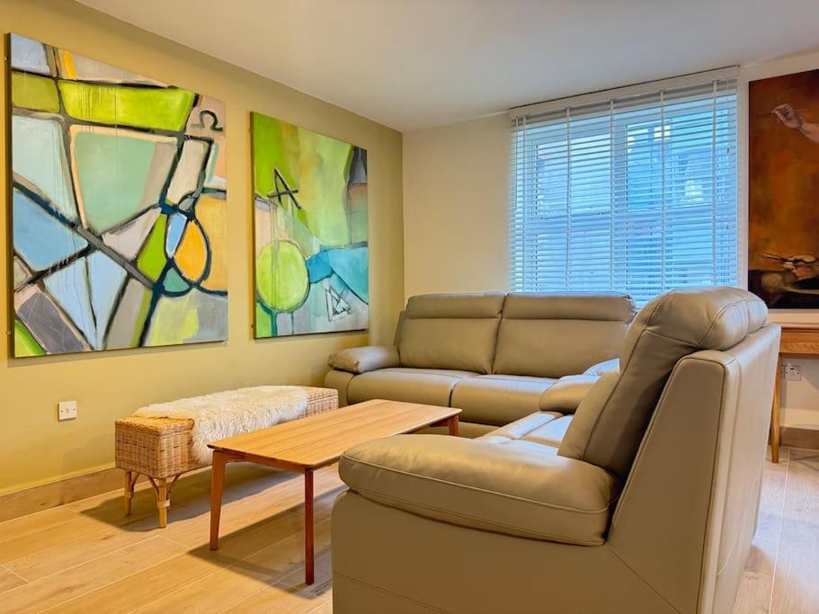 The Art House 7 Apartment