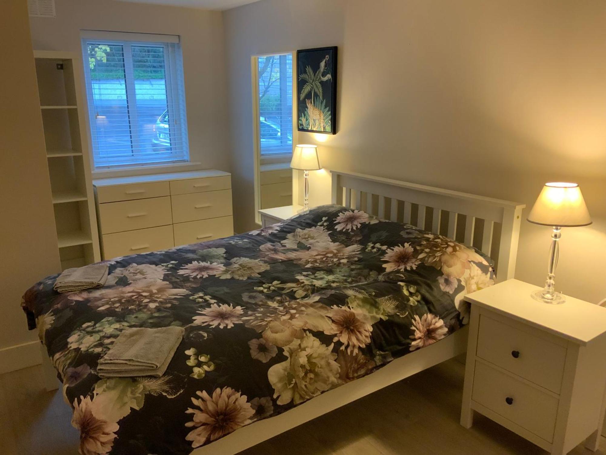 Apartment Quite And Cozy 2 Bedroom *