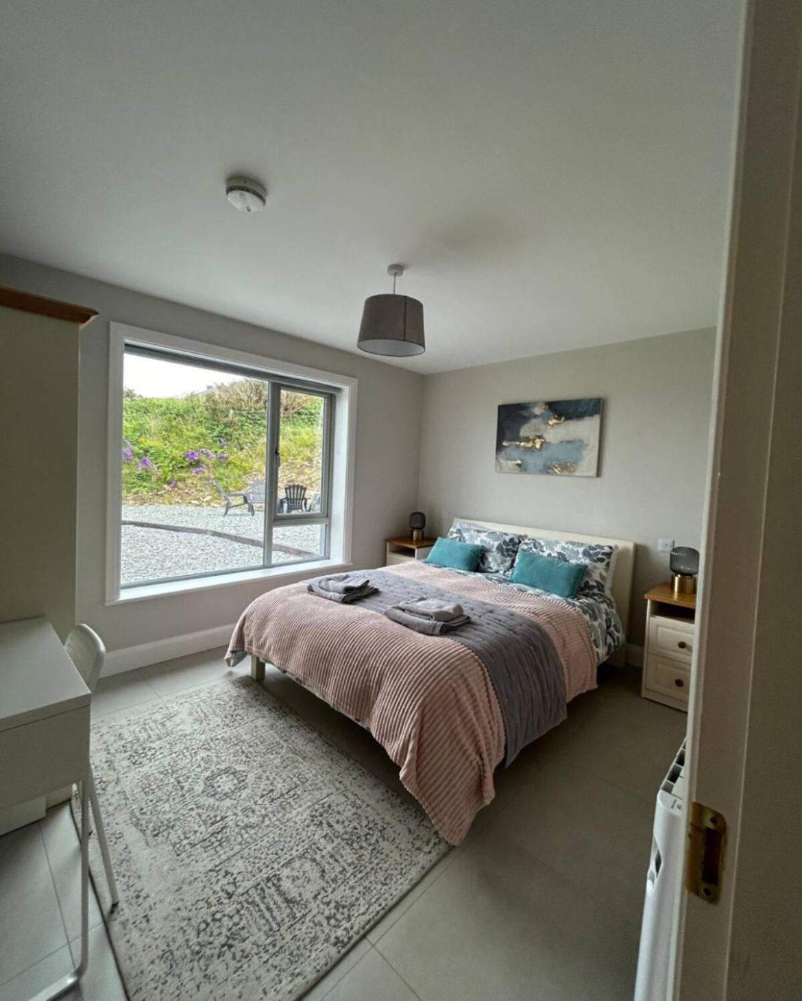 Mary's Seaview Clifden Holiday home