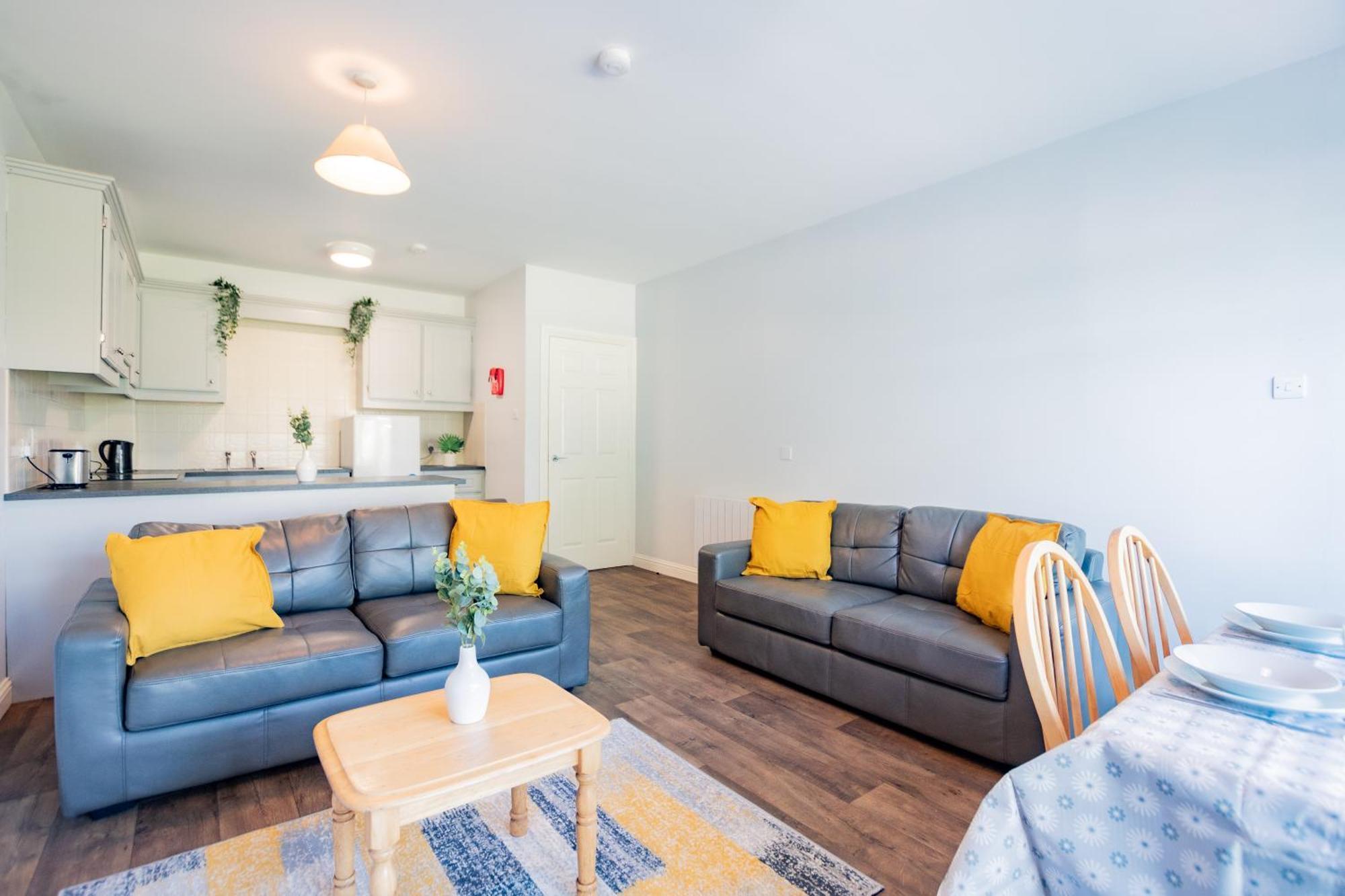 65 - Spacious Three Bed Galway