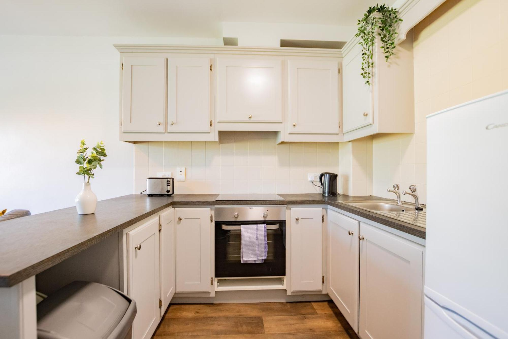 65 - Spacious Three Bed * Galway