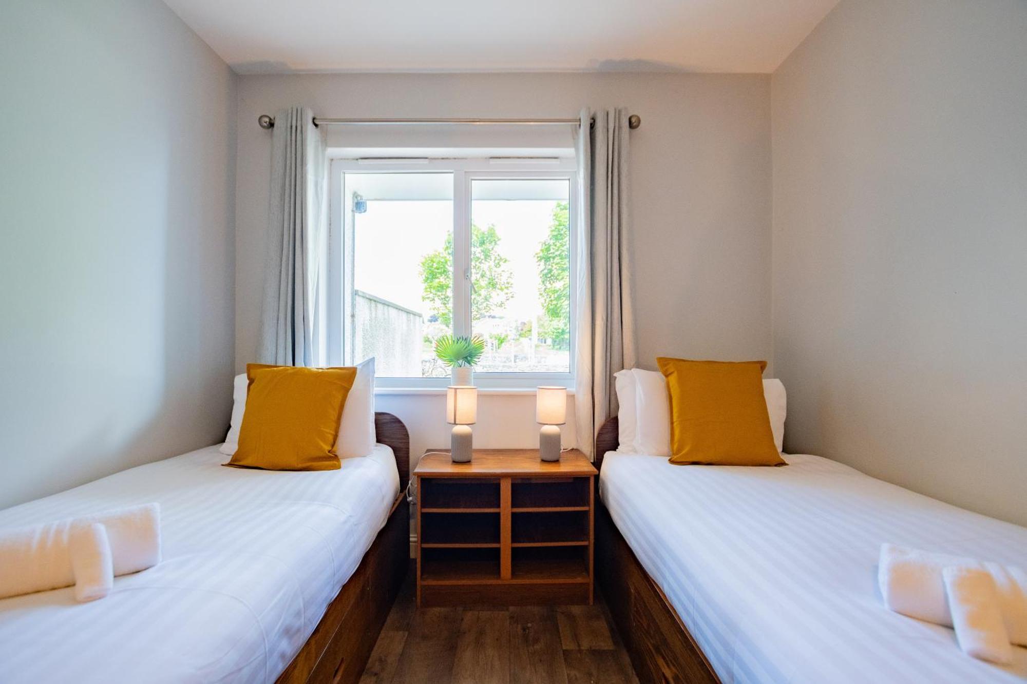 Apartment 65 - Spacious Three Bed *