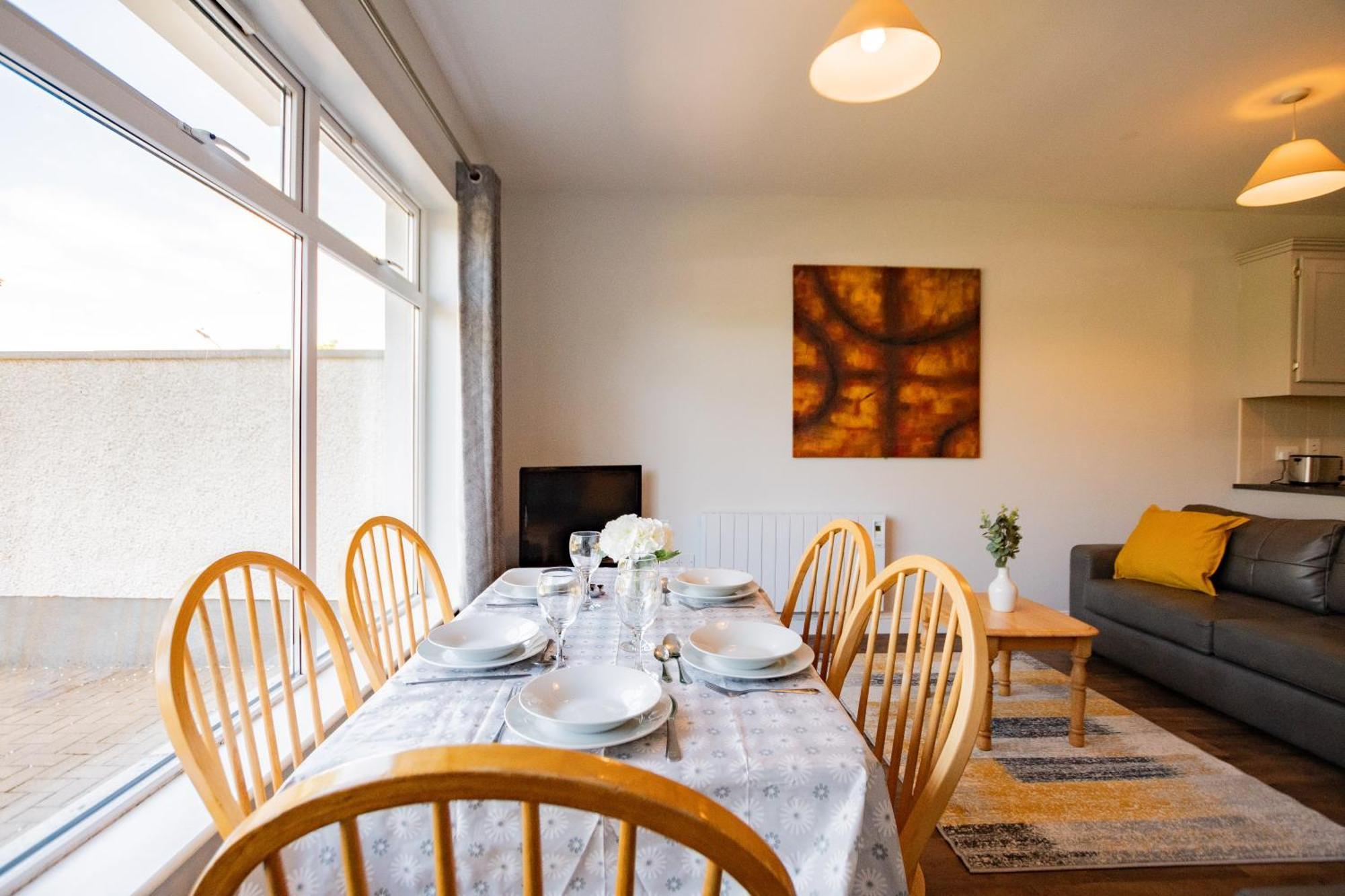 65 - Spacious Three Bed Galway